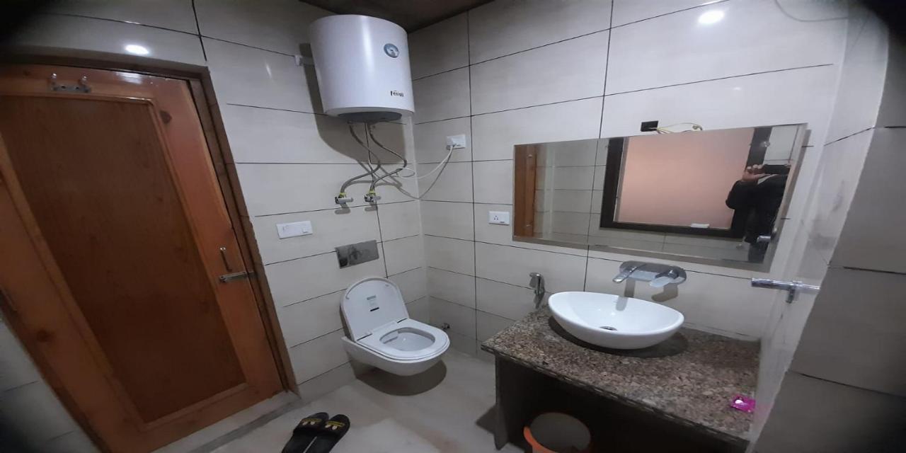 Hotel Zoon Dabb Srinagar Airport Kashmir エクステリア 写真