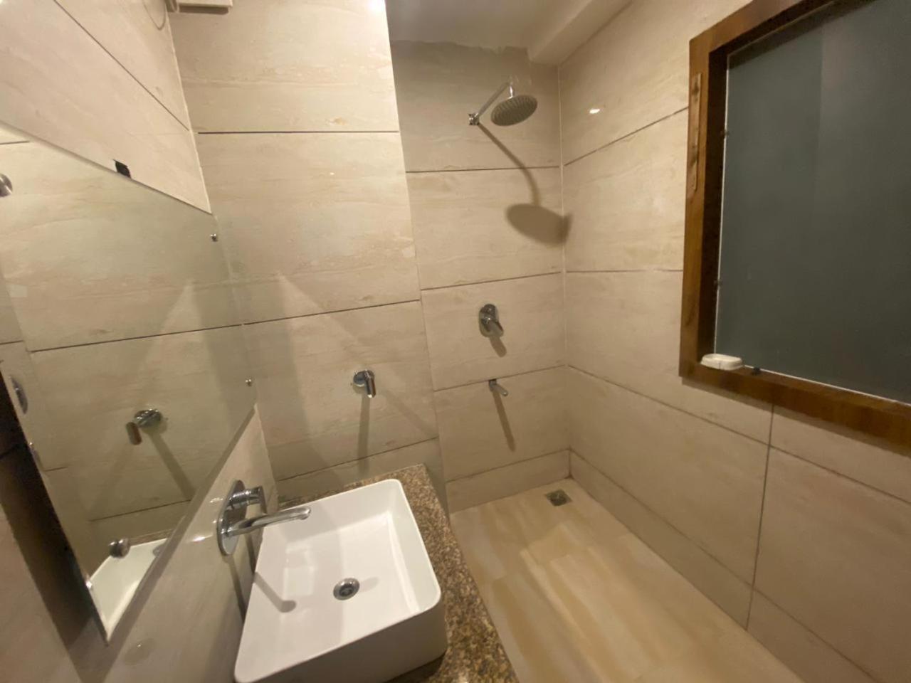 Hotel Zoon Dabb Srinagar Airport Kashmir エクステリア 写真