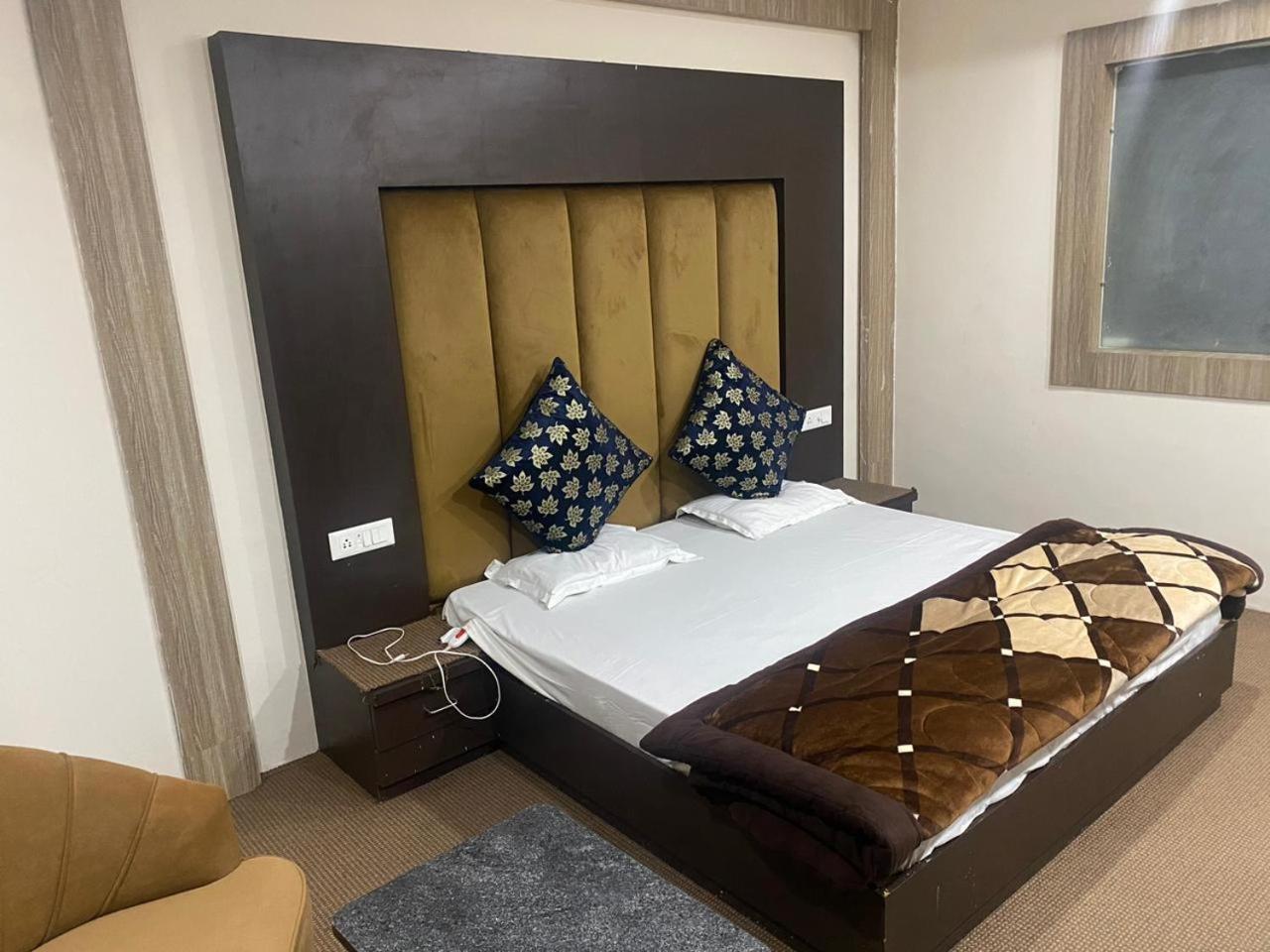 Hotel Zoon Dabb Srinagar Airport Kashmir エクステリア 写真