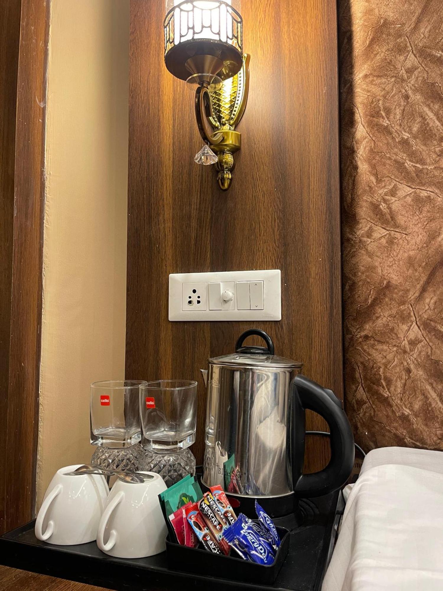 Hotel Zoon Dabb Srinagar Airport Kashmir エクステリア 写真