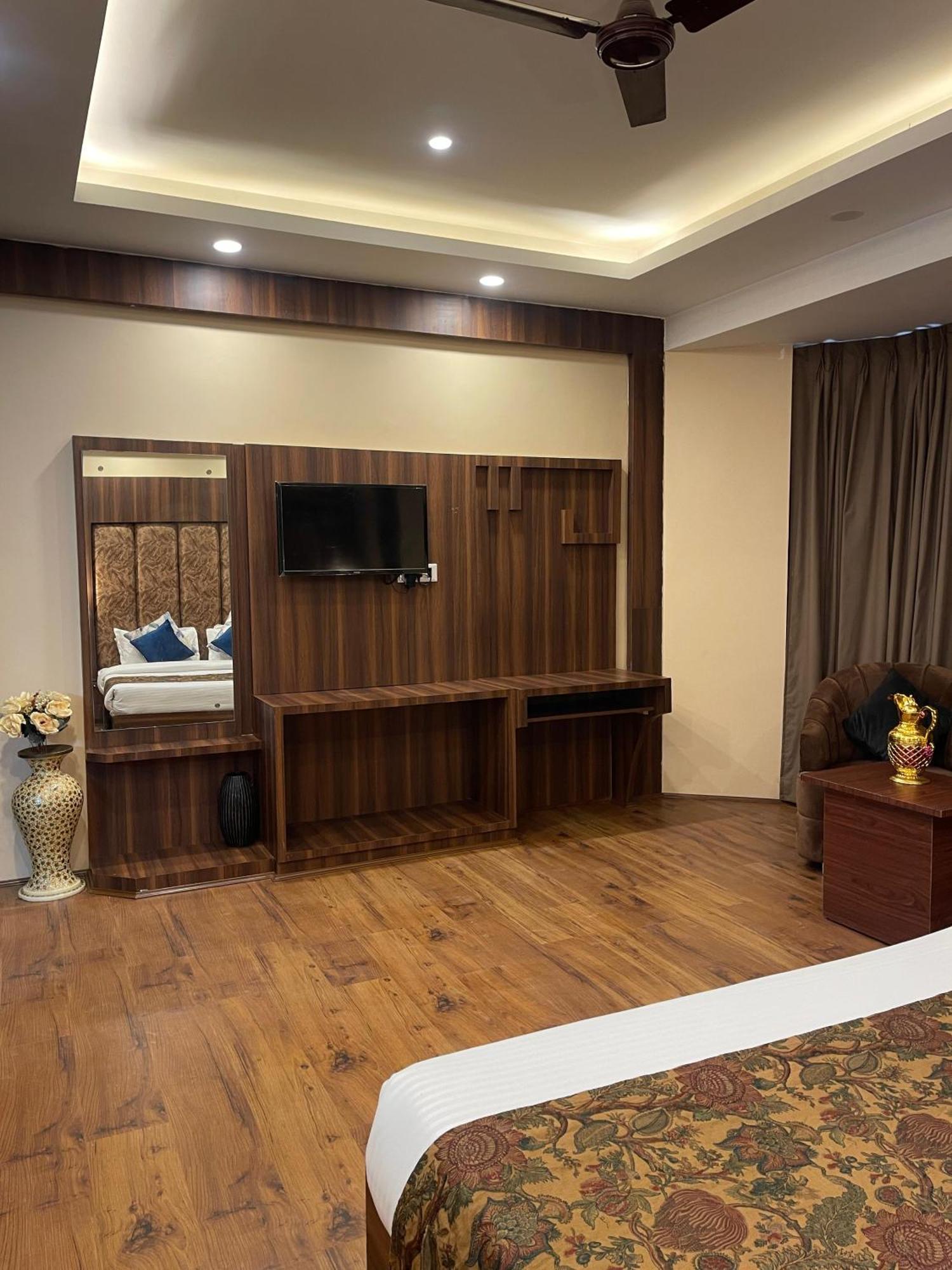 Hotel Zoon Dabb Srinagar Airport Kashmir エクステリア 写真